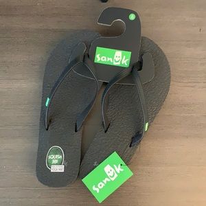 NWT Sanuk Yoga Spree 4 Flip Flops